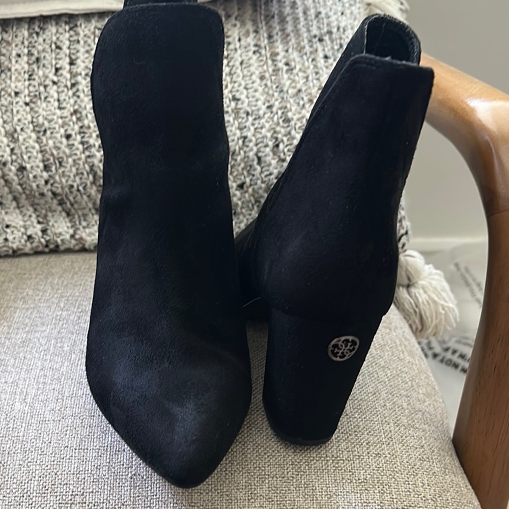 Elegant Black Ankle Boots